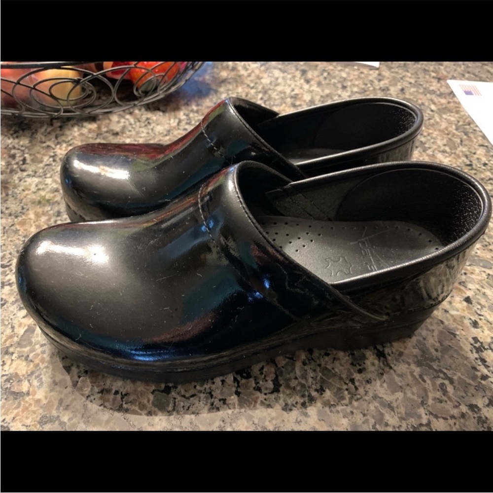 Dansko Women’s Patent Leather Professional Clog, Size 38, EUC